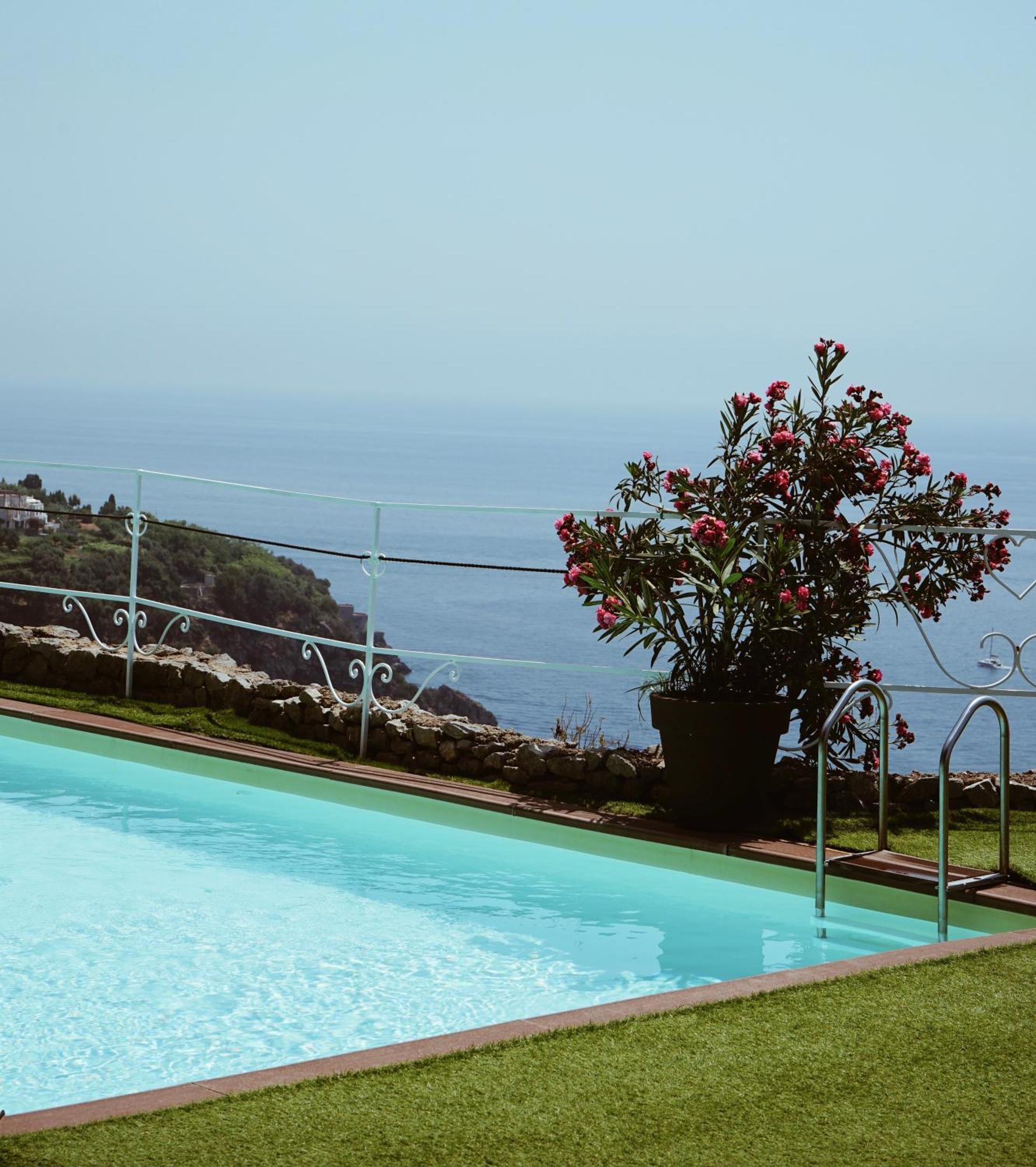 Hotel Piccolo Sant'Andrea Praiano Kültér fotó